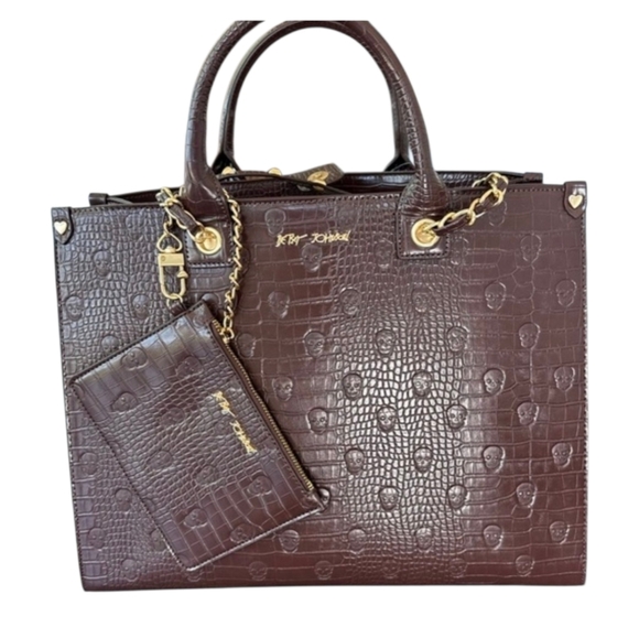Betsey Johnson Handbags - 🤎🔹️Betsey Johnson🔹️xokiara Chocolate Brown Skull Embossed Tote With Wristlet